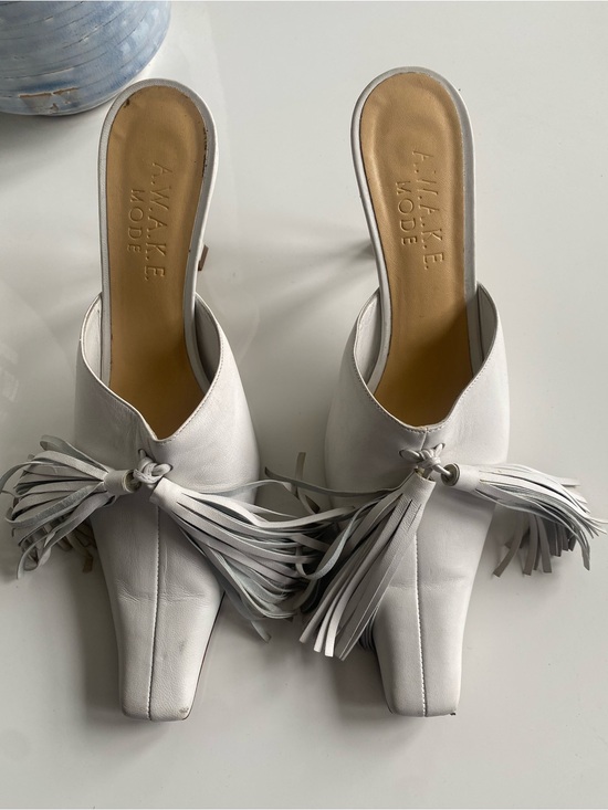 A.W.A.K.E MODE Shoes - Awake Mode White Leather Tassel Mules